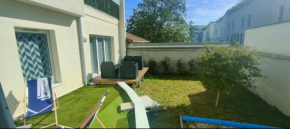 Chambre dans appartement spacieux et confortable avec jardin - métro 11 & 9